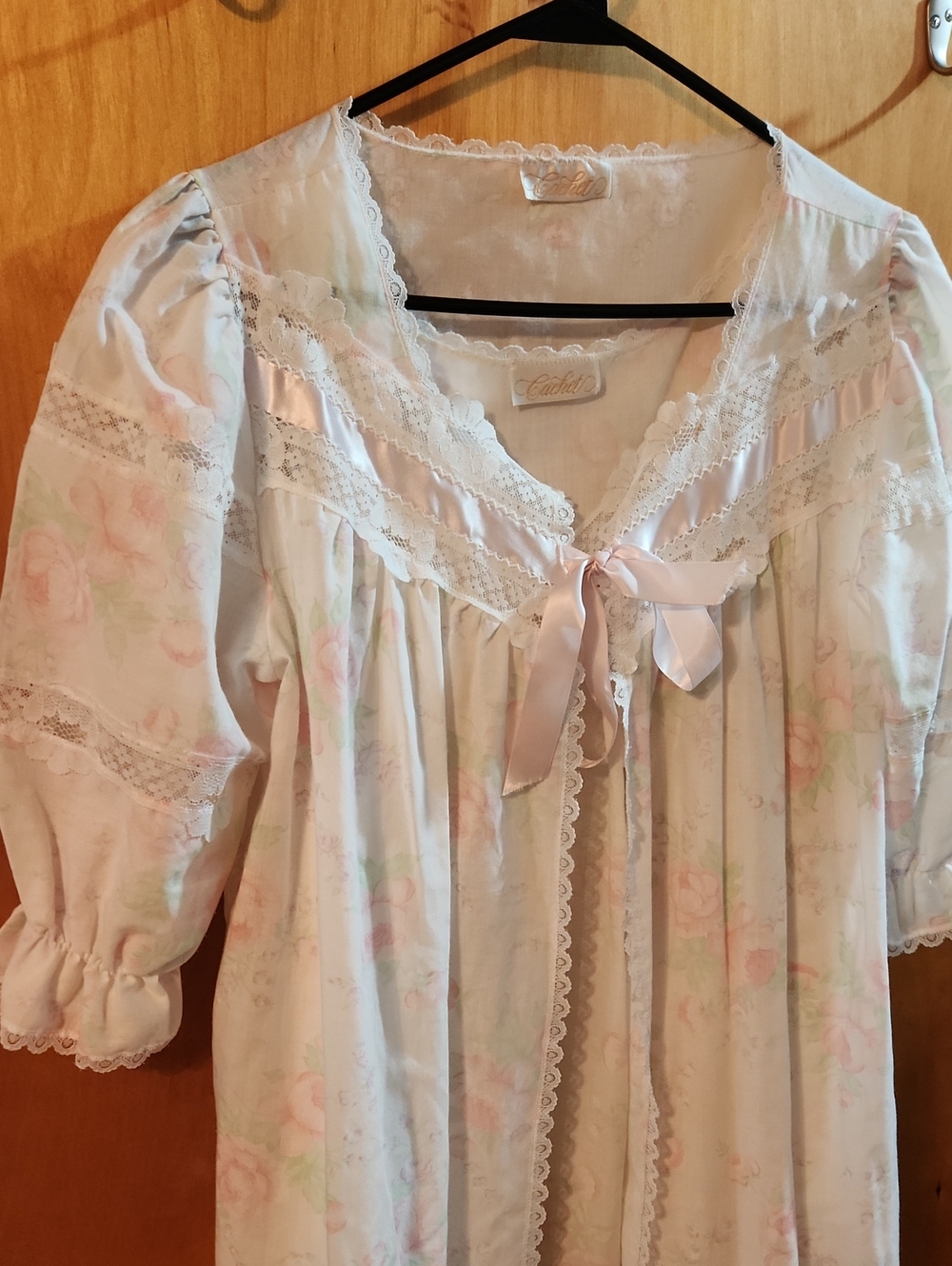 Cachet Pale Pink Floral Lace-Trimmed Night Gown And House Coat